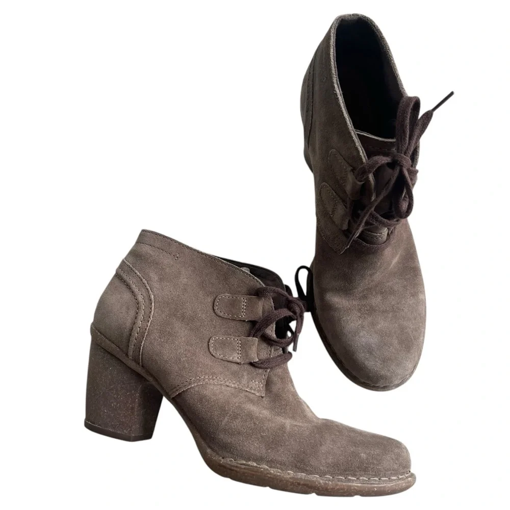 Clarks Artisan Women’s 9 Brown Suede Carleta Lyon Lace-Up Booties Ortho 60892557